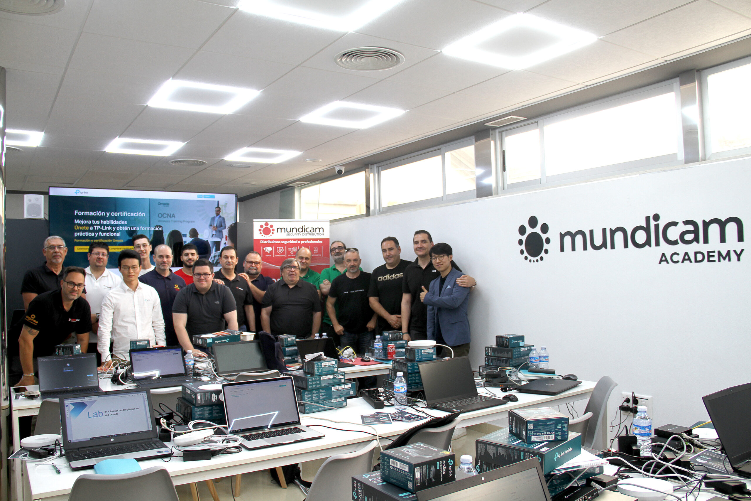 MUNDICAM--TP-LINK-OMADA-30