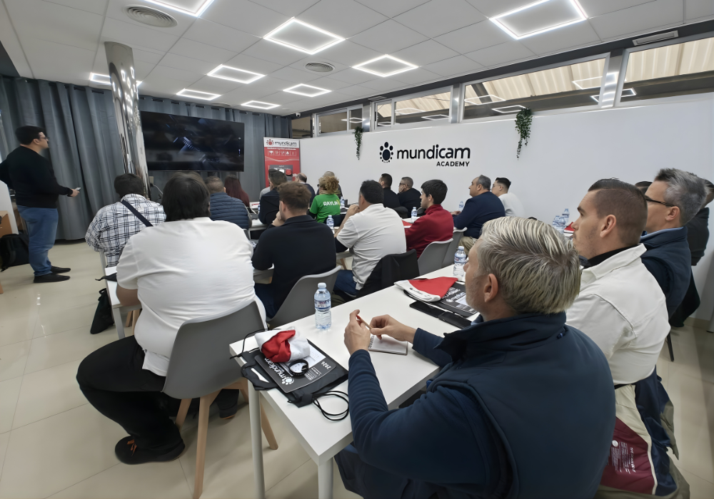 SPECIAL EVENT AJAX PRESENCIAL EN MUNDICAM ACADEMY